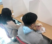 학교 비정규직 파업…충북교육청 "급식 빵우유 제공"