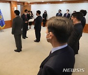 한덕수 국무총리 신임 규제개혁위원 위촉장 전수