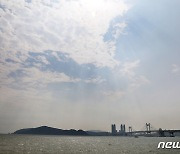 [오늘의 날씨]부산·경남(26일, 토)…아침 4~12도, 강풍 조심