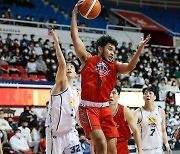 [오늘의 주역] 홈 팬의 환호 이끈 아바리엔토스, “1라운드와는 달라져야 한다”