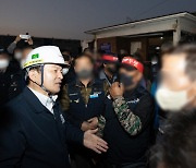 화물연대 파업에 산업 피해 눈덩이…정부 "다음 주 업무개시명령 발동 검토"