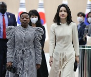 “한국 발전 비결은” “친절에 감사”...김건희 여사, 연이어 비공개 행보