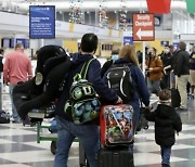 美 공항서 “가방에 폭탄있다”…농담했다 ‘쇠고랑’ 차게 된 여행객