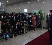 '도어스테핑' 중단 일주일… 홍석준 "새로운 소통방식 나올 것"