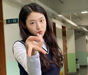 설현, 클라이밍도 능숙하네..소름돋는 기럭지 라인