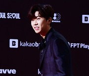 [포토] 임영웅, 대상 ‘올해의 앨범상·아티스트상’ 수상