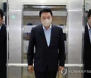"유윤무죄, 무윤유죄냐"…이준석 측 김철근, 당 윤리위 재심 각하에 반발