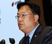 정진석 “민주, 김건희 스토킹·흑색선전 전문…집요함 애달퍼”