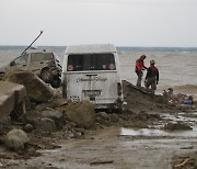 차가 둥둥… 이탈리아 이스키아섬 폭우로 산사태 [영상]