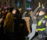 수천명 길거리서 ‘시진핑 퇴진’ 요구…중국에 무슨일이
