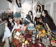 레드벨벳, 신곡 ‘Birthday’ MV 티저 공개…쿨하고 발랄하다