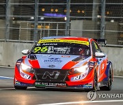 '2022 FIA WTCR' 드라이버·팀부문 종합 우승한 아반떼 경주차