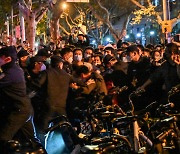 중국 곳곳 시위에 위안화·증시 '흔들'…경제 불안감 커져