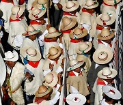 [포토] 멕시코 전통 의상 입고 대통령 지지 시위 참석