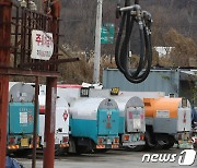 '화물연대 파업' 기름 미리 채운 인천 주유소 "최대 보름 견딘다"