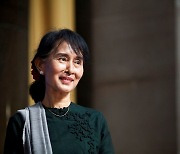 [포토] 아웅산 수지 미얀마 국가고문의 밝은 모습