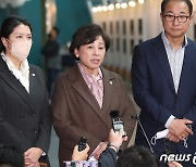 민주, 오세훈 찾아 이태원 참사 유가족 집단면담·지원 당부