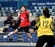 한국, 아시아여자핸드볼선수권서 우즈벡에 20점 차 대승…'3연승+4강 진출'