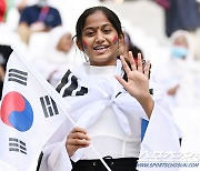 [포토] 한국-가나 '태극기와 함꼐 한국 응원하는 외국 어린이'