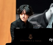 [포토]피아니스트 임윤찬, '천재의 눈빛'