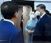 시진핑 30개월만의 외출…'홍콩의 중국화' 한방에 보여준 장면