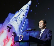 Moon landing in 2032, Mars by 2045: Yoon sets space goals