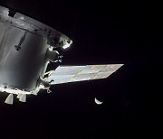 오리온, 아폴로13호 비행 기록 넘었다.…이제 더 깊은 우주로