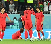 세번째 골 허용하는 한국