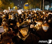 "제로 코로나 그만"…봉쇄에 항의하는 中 시민들