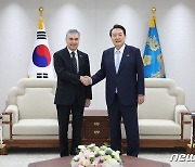 尹대통령, 투르크메니스탄 상원의장 접견…경제협력 증진 논의