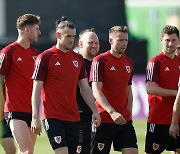 [VIDEO] Wales get ready for must-win clash vs England