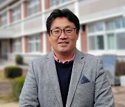 역사교사모임 회장 "자유민주주의? 한국 학생만 편협한 교육 받는 것"