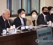 '장애인이동편의증진 특위' 주재하는 김한길 국민통합위원장
