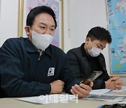 [포토]화물운송자에게 업무개시를 독려하는 원희룡 국토교통부 장관