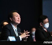 尹·바이든, 내년 3월 제2차 민주주의 정상회의 공동 주최