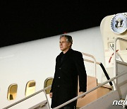 토니 블링컨 미 국무장관, NATO 회의 열리는 루마니아 도착