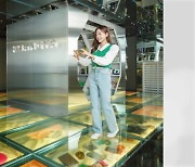 [기업] LGD, 국내 첫 투명 OLED 플로어..."바닥에 OLED 깔아"