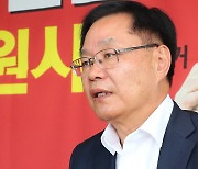 檢, 홍남표 창원특례시장 ‘후보자 매수 혐의’로 기소