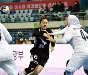 한국, 이란 꺾고 아시아 여자핸드볼선수권 4강행‥중국과 준결승