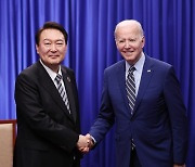 바이든 주도 '민주주의 정상회의'…한국도 공동 개최국 됐다