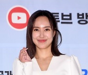 [포토] 김윤서, '기후위기 드라마로 인사드려요'