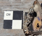 소말리아에 떨어진 15t 운석…"신종 광물 2종 발견"
