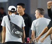 [월드컵] 김민재, 포르투갈전 이틀 앞두고 또 팀훈련 불참..호텔에 남아 치료 휴식