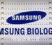 Samsung Biologics cements No. 3 in market cap ahead of SK hynix in Kospi