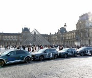 '부산 엑스포' 로고 새긴 아이오닉 5, 프랑스 파리 순회