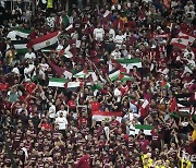 개최국 카타르 응원단, 레바논 등 아랍국가서 빌려왔다