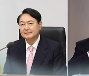 윤대통령·바이든 내년 3월 민주주의 정상회의 공동주최