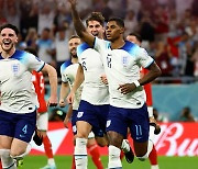 잉글랜드, 사상 첫 영국 더비 승리…조 1위로 16강 진출
