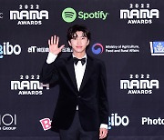 임영웅, 남자 가수상…"멋진 상 받게 해주신 영웅시대 감사"[2022 MAMA 어워즈]