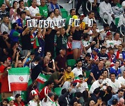 월드컵 16강 탈락에 환호하던 이란 남성, 보안군 총에 사망